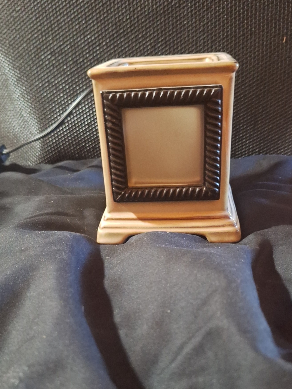 Scentsy Brown Ceramic Accent Warmer with Black Trim